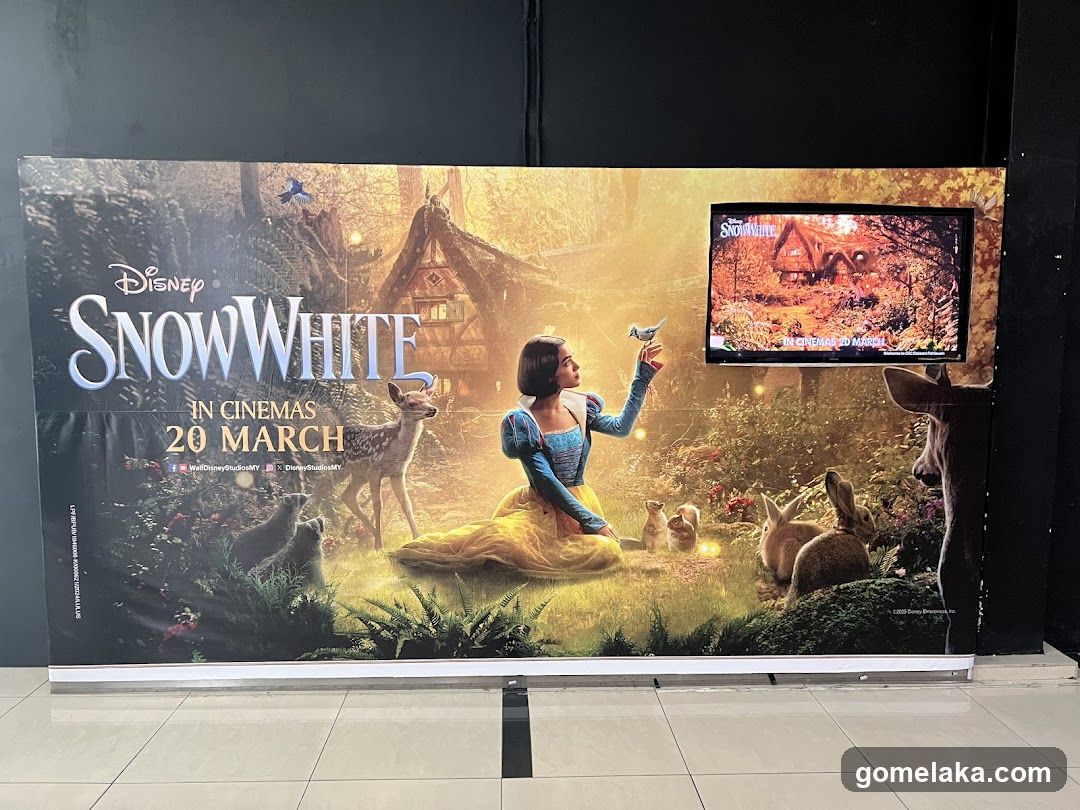 Disney Snow White movie poster