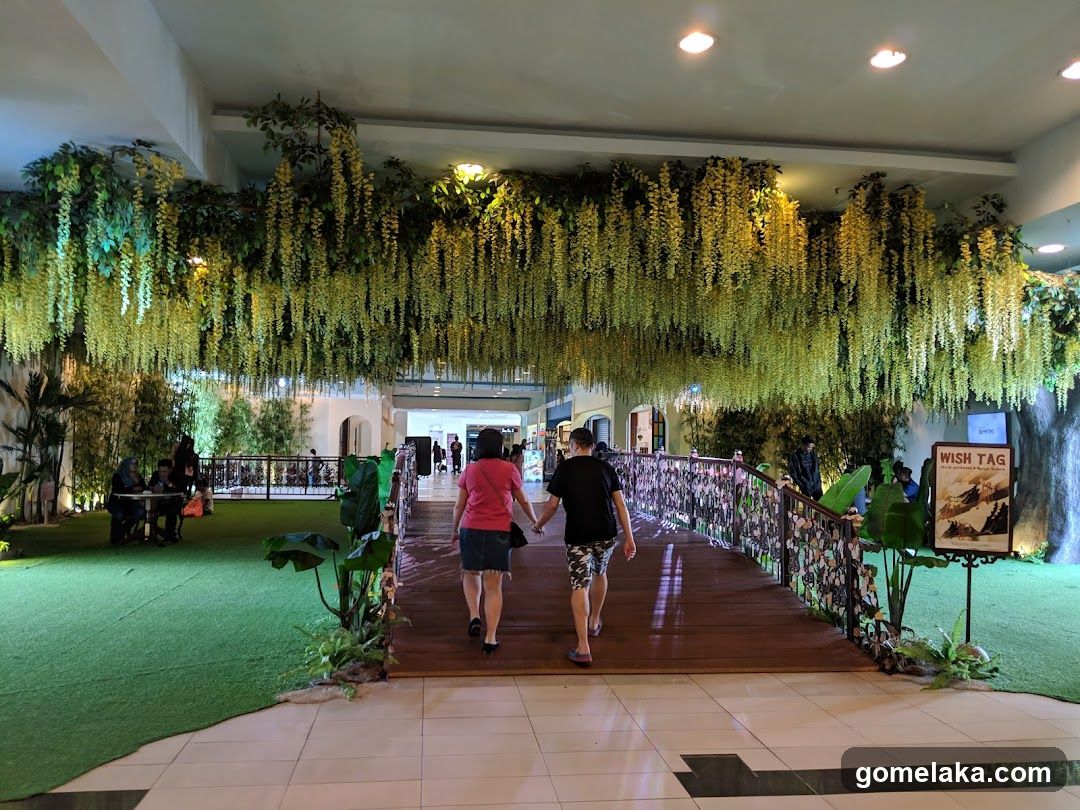 Indoor Greenery Walkway