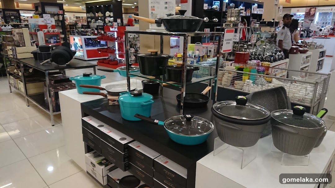 Retail Kitchenware Display