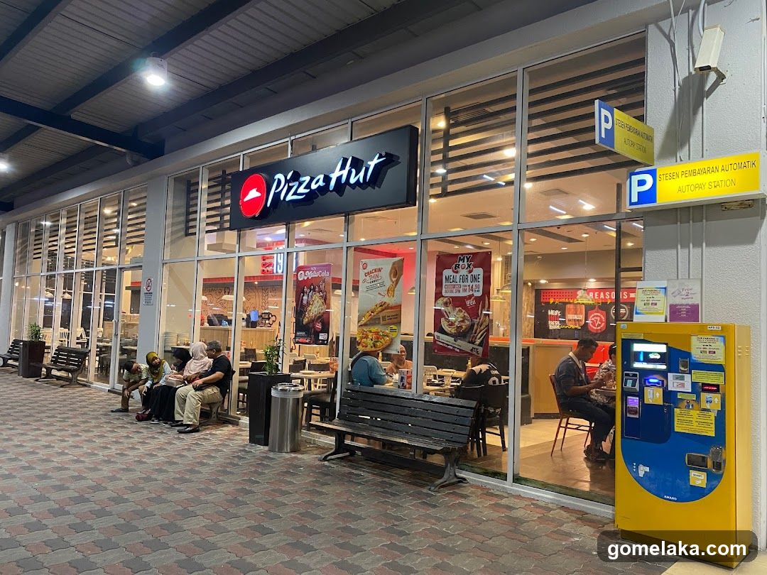 Pizza Hut Restaurant