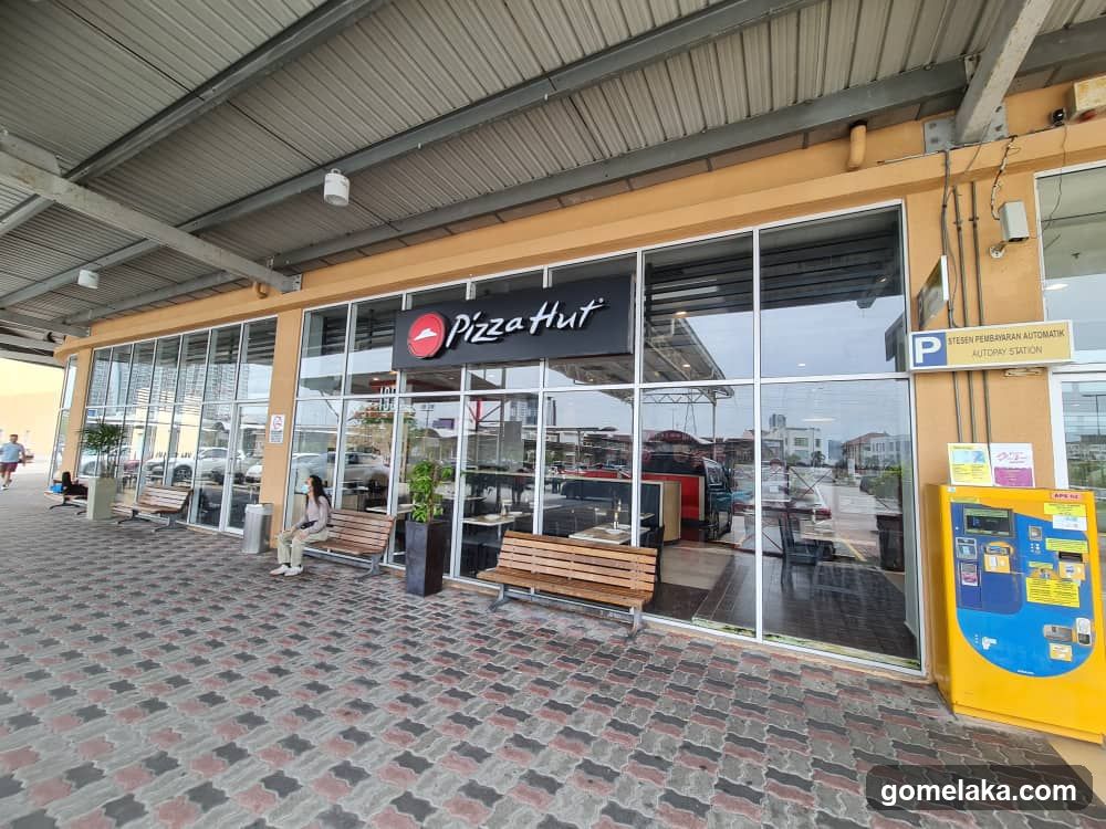 Pizza Hut Restaurant
