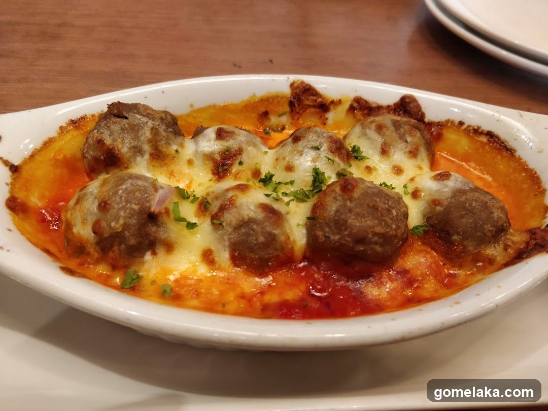 Baked Meatballs in Tomato Sauce