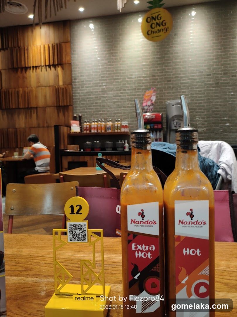 Nando's Restaurant Interior