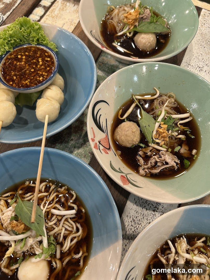 Table of Thai-style noodle dishes