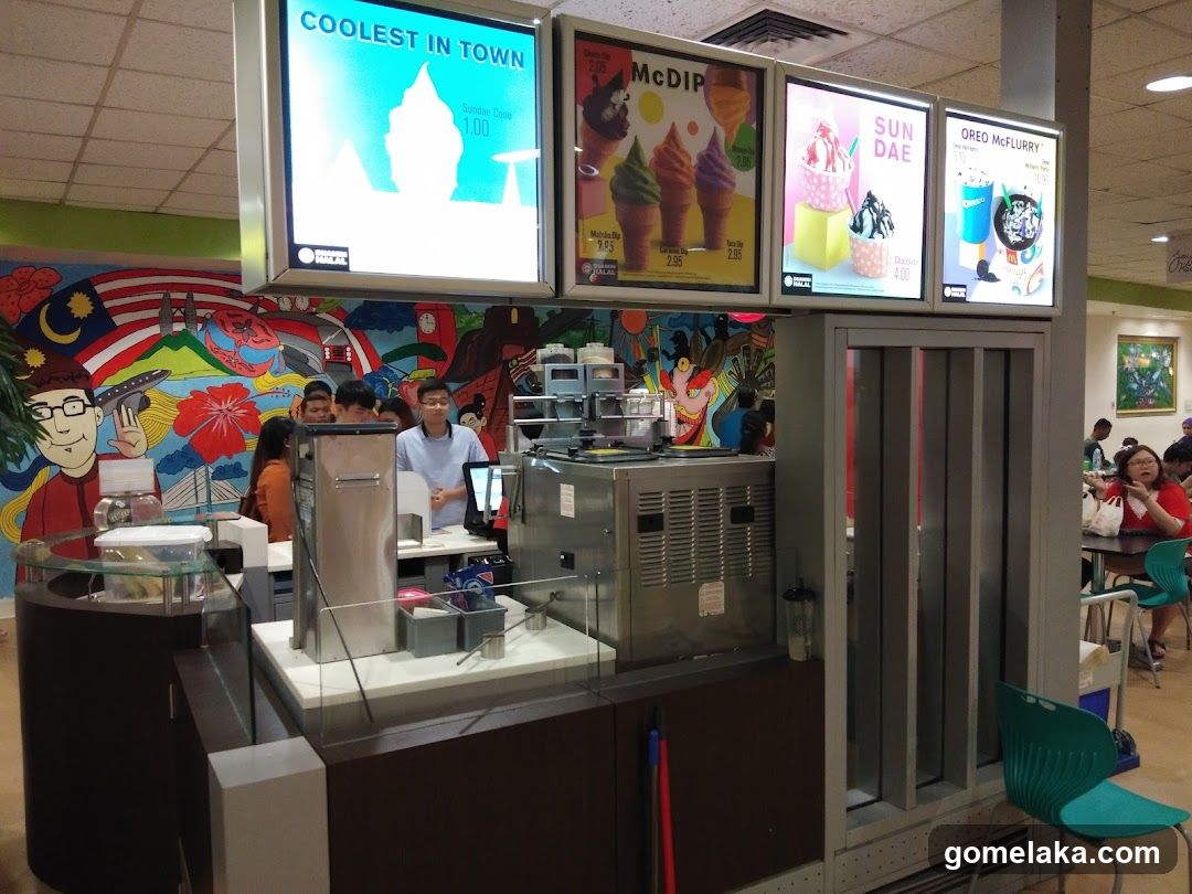 Food Court
