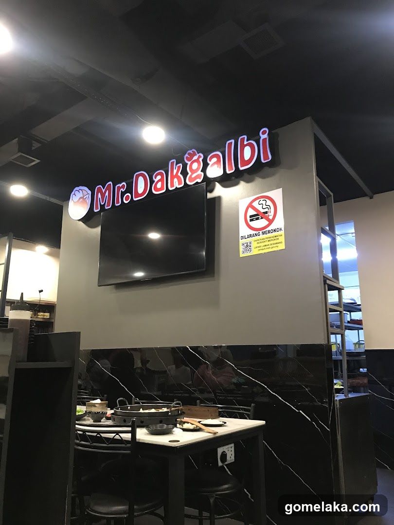 Interior of Mr.Dakgalbi restaurant