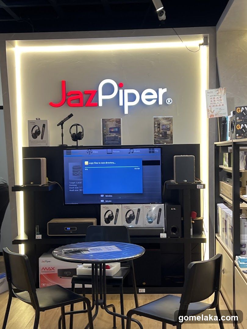 JazPiper Store Display