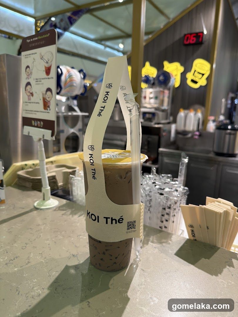 Koi Thé beverage counter