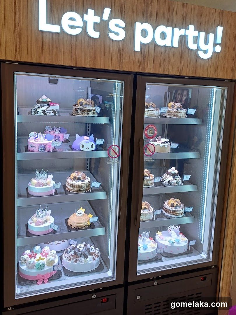 Cake Display Case