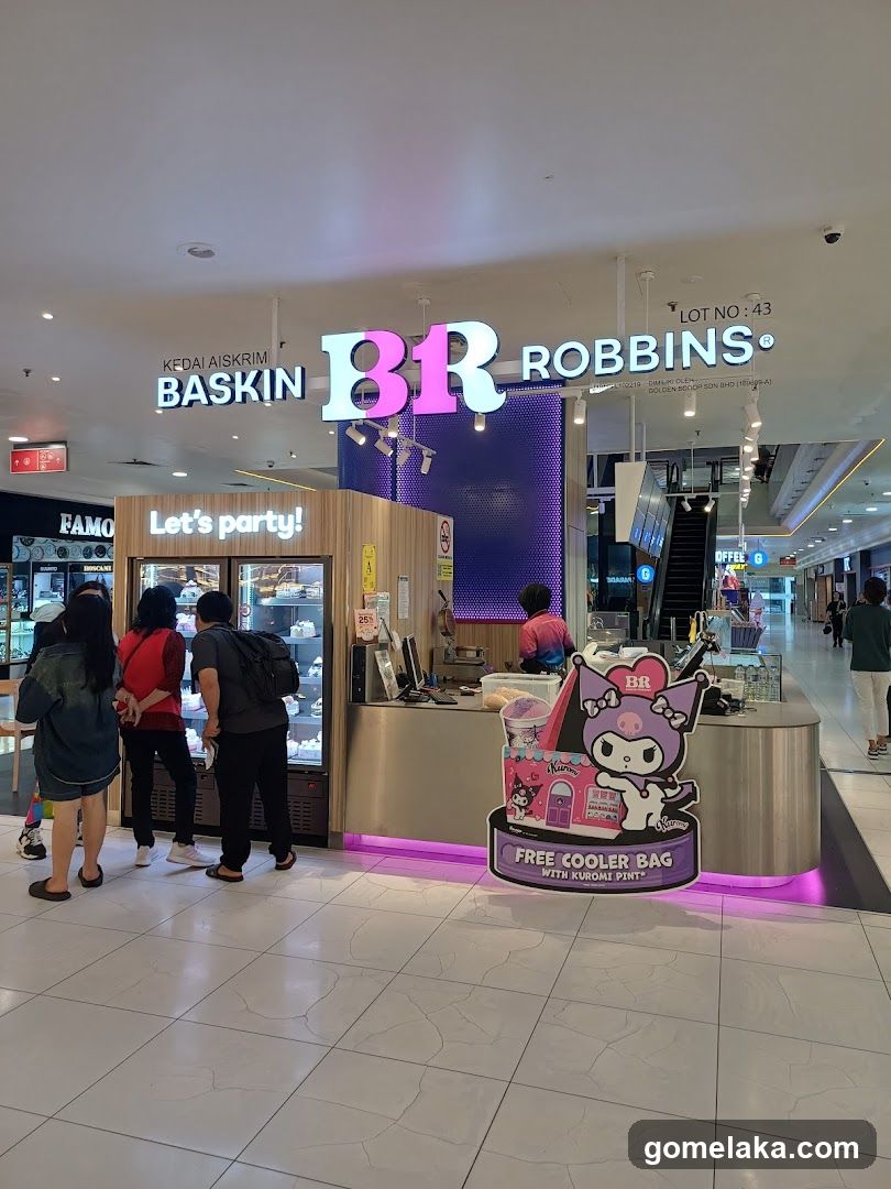 Baskin Robbins Storefront