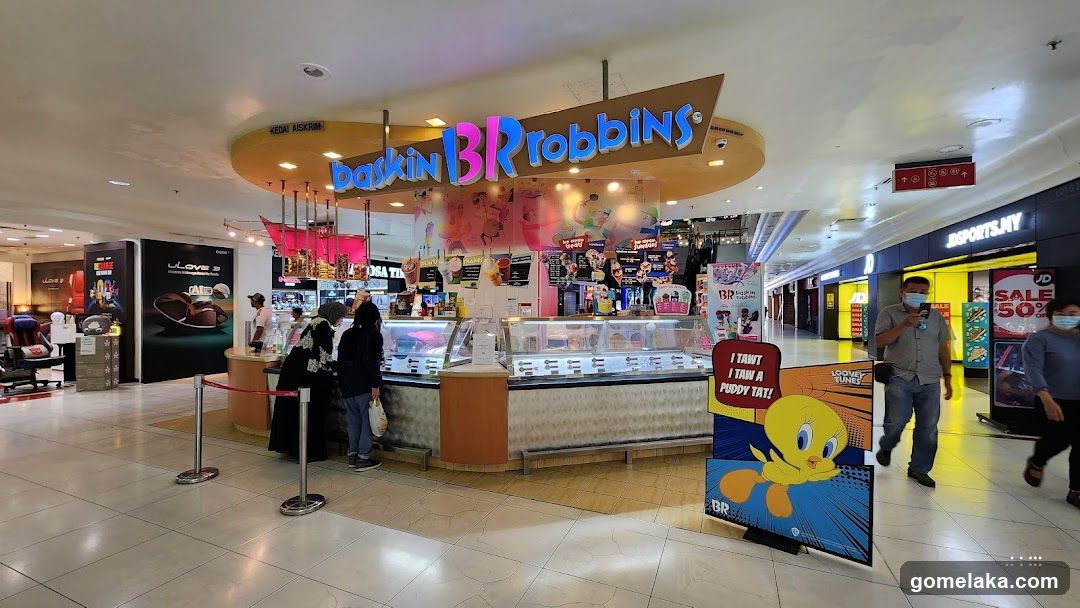 Baskin Robbins Storefront