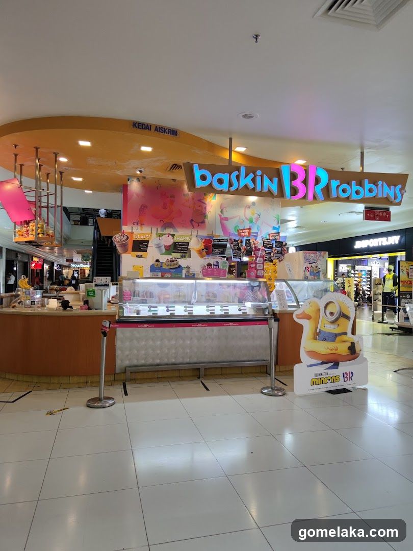 Baskin Robbins Storefront
