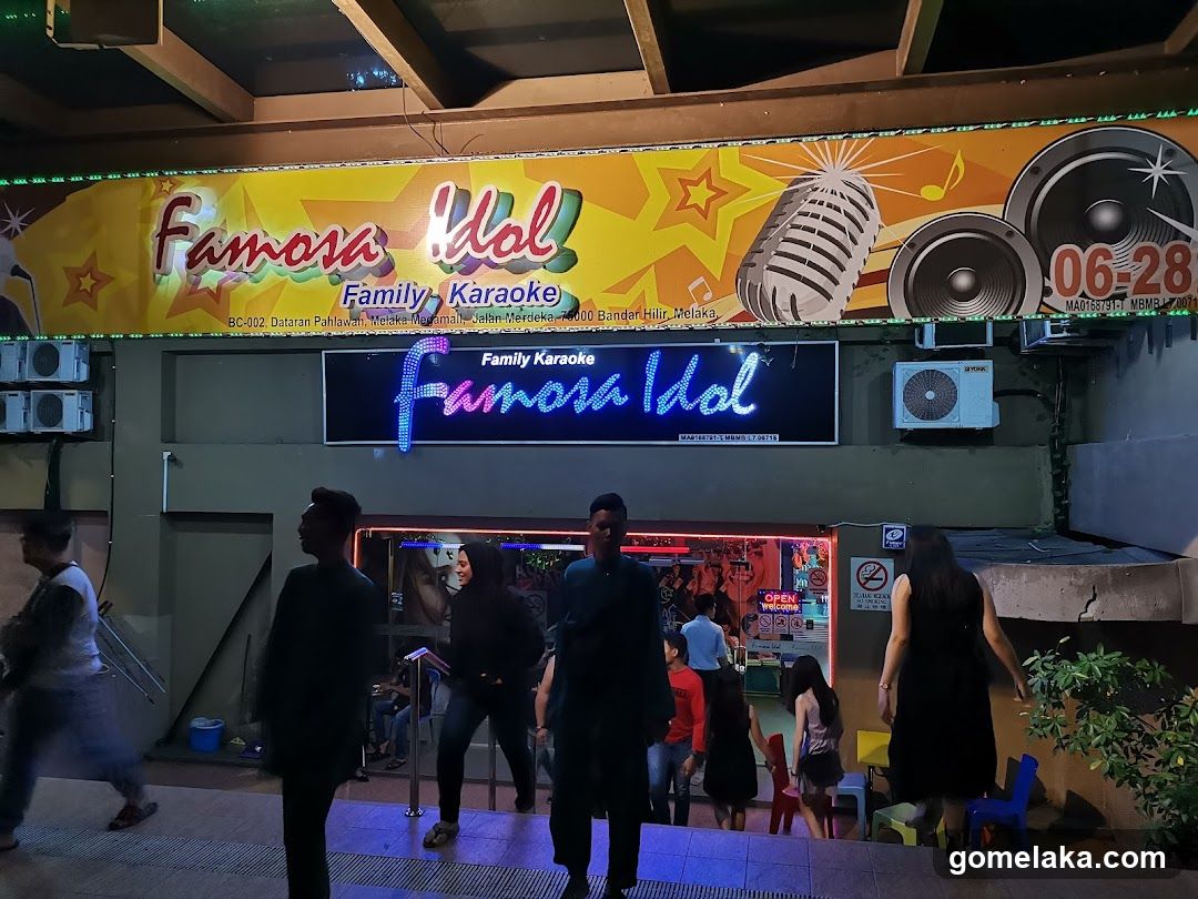 Famosa Idol Family Karaoke
