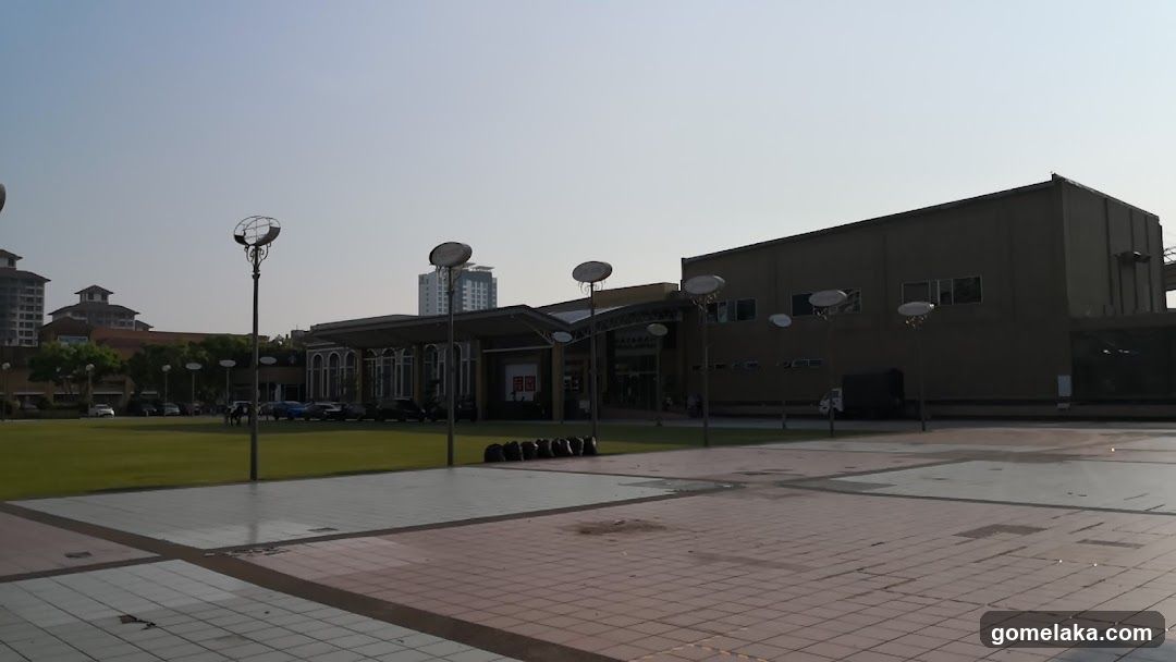 Outdoor Plaza with Building