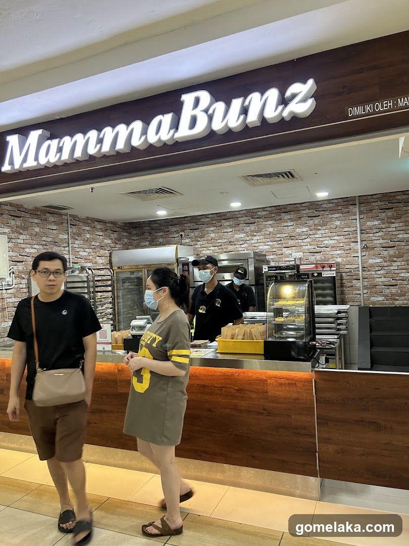 MammaBunz storefront interior