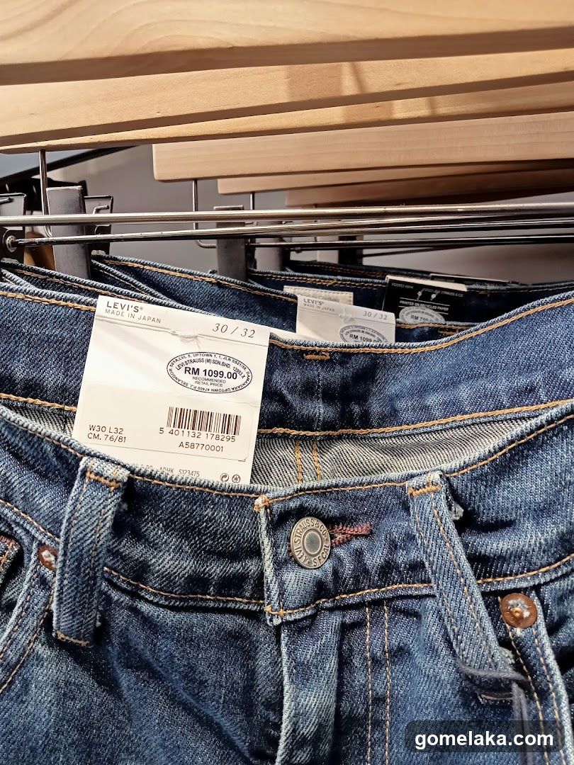 Levi's