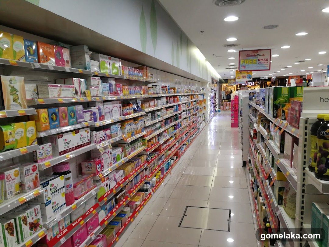 Supermarket aisle