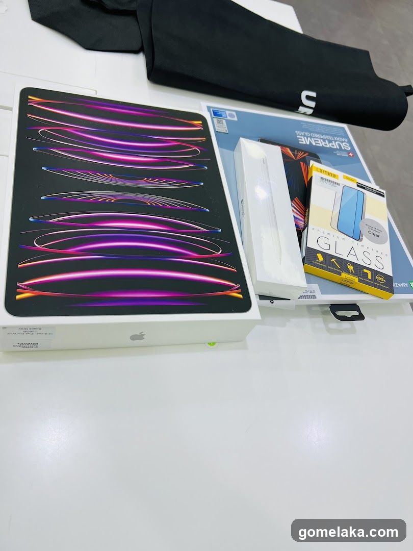 Electronics and Accessories Display