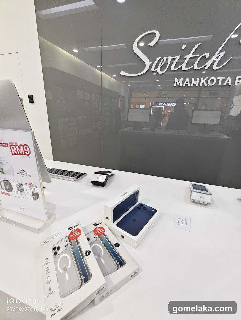 Switch Mahkota Store Interior