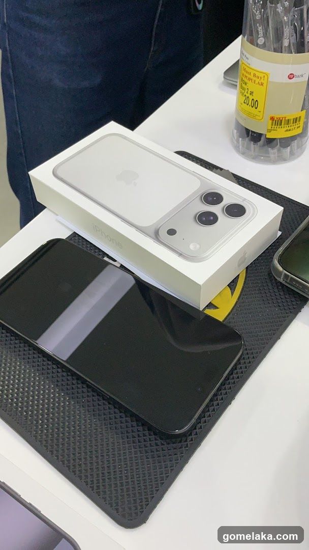 iPhone Product Display