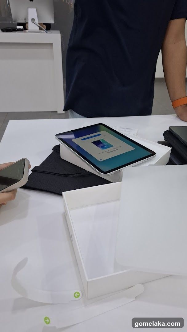 Tablet Display in Store