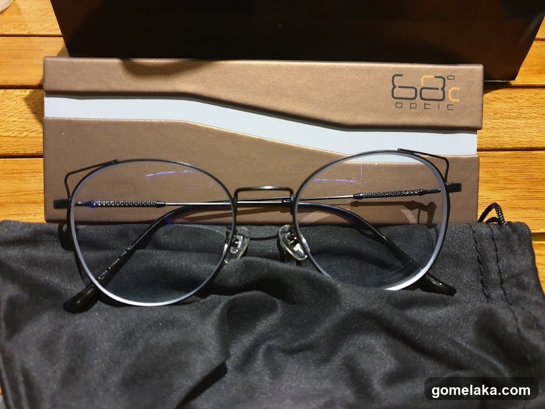Glasses and Packaging