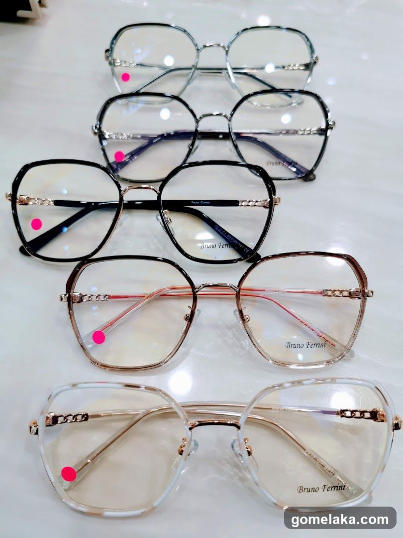 Eyewear Display