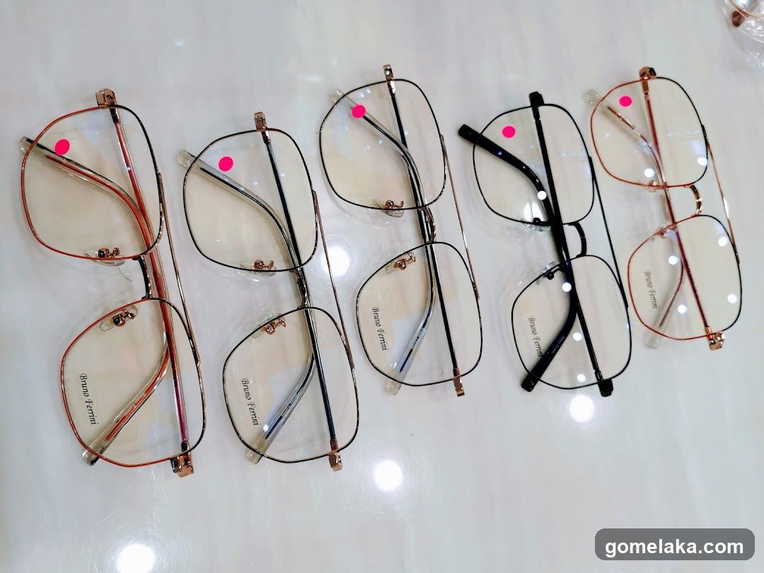 Eyewear Display