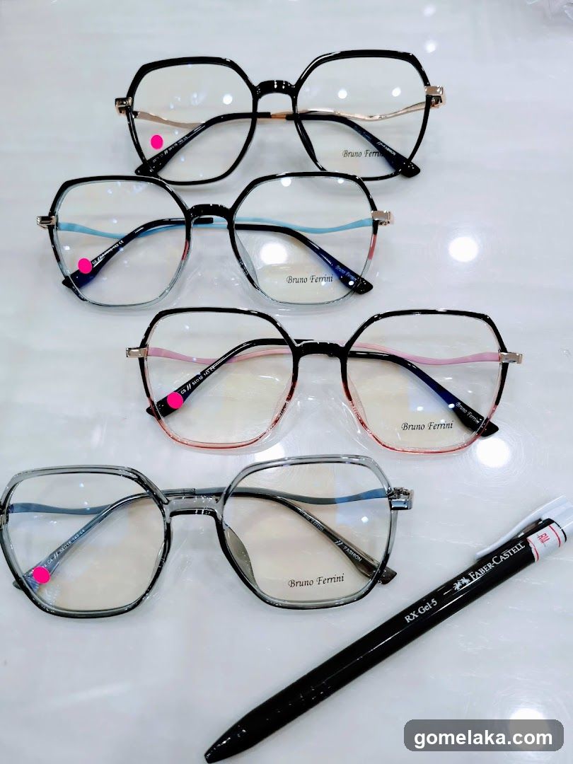 Bruno Ferrari Glasses Display
