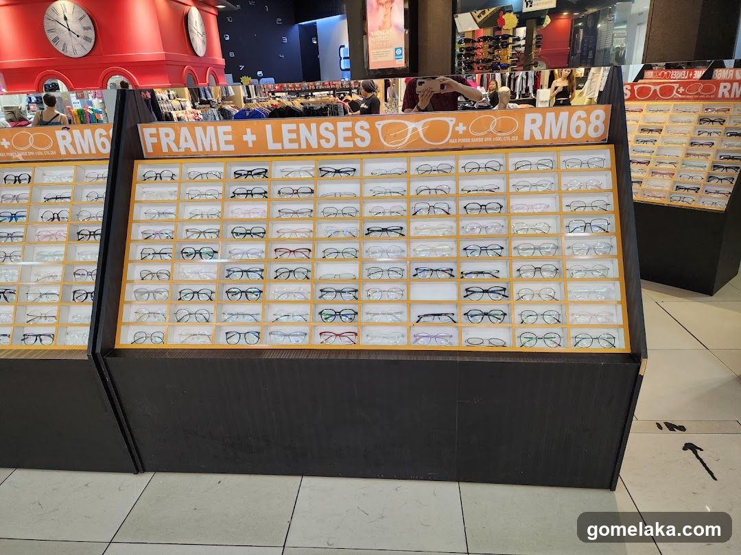 Eyewear Display in Retail Store