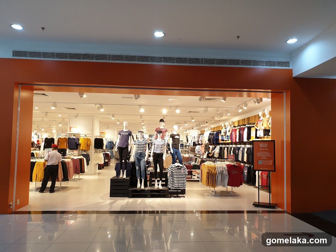 Retail Storefront