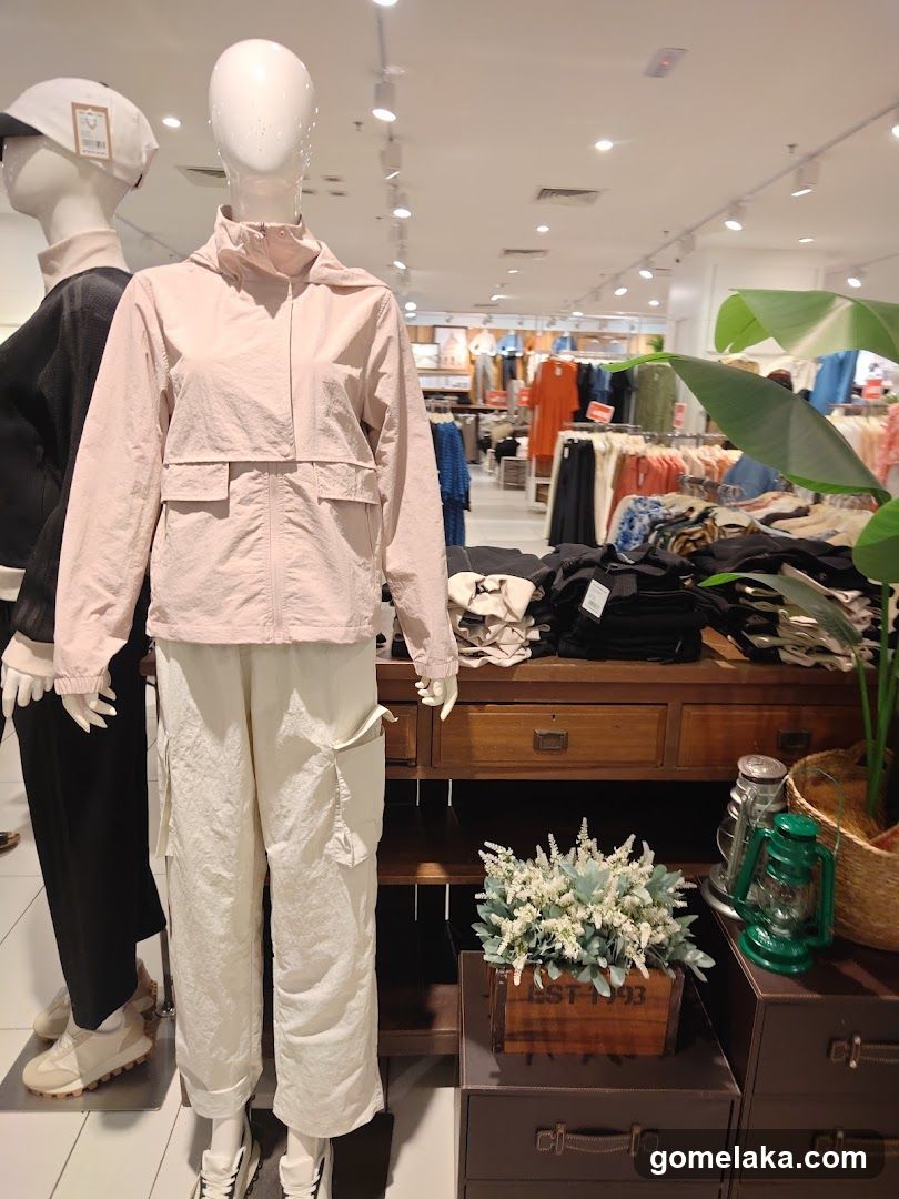 Retail Store Interior Display