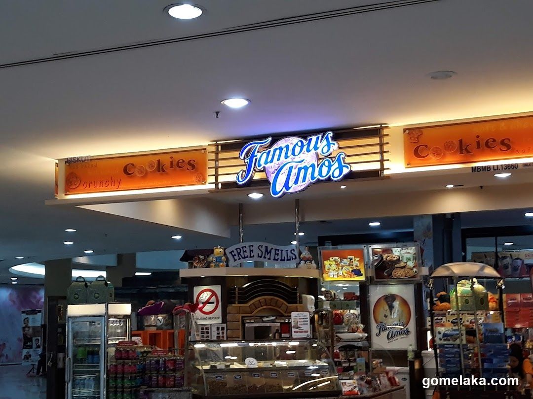 Famous Amos Cookie Shop Interior
