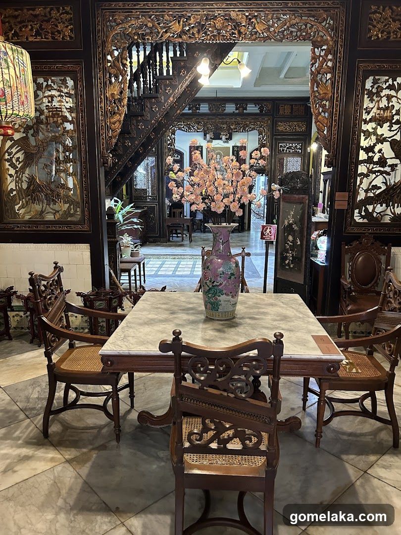 Interior of Traditional中式 Decorated Space