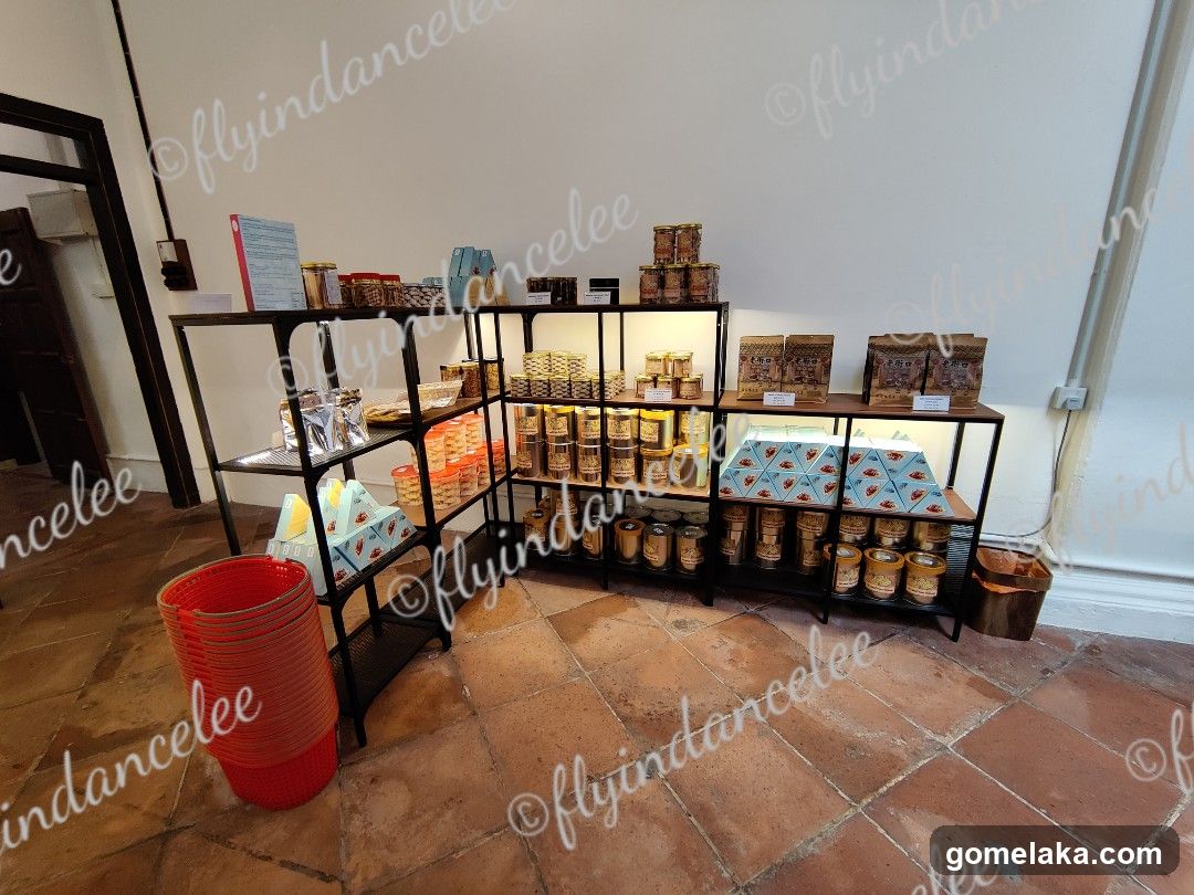 Interior Shop Display