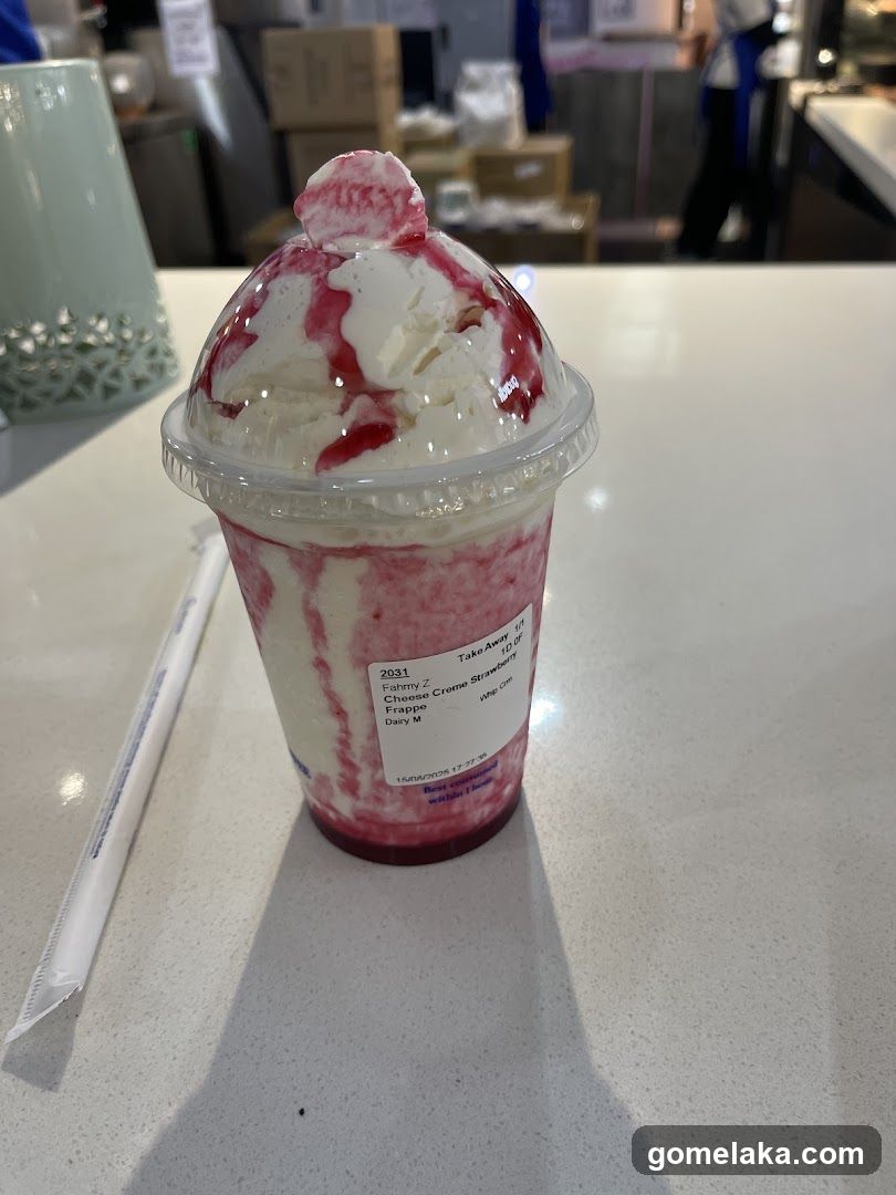 Strawberry Cheese Crème Shake