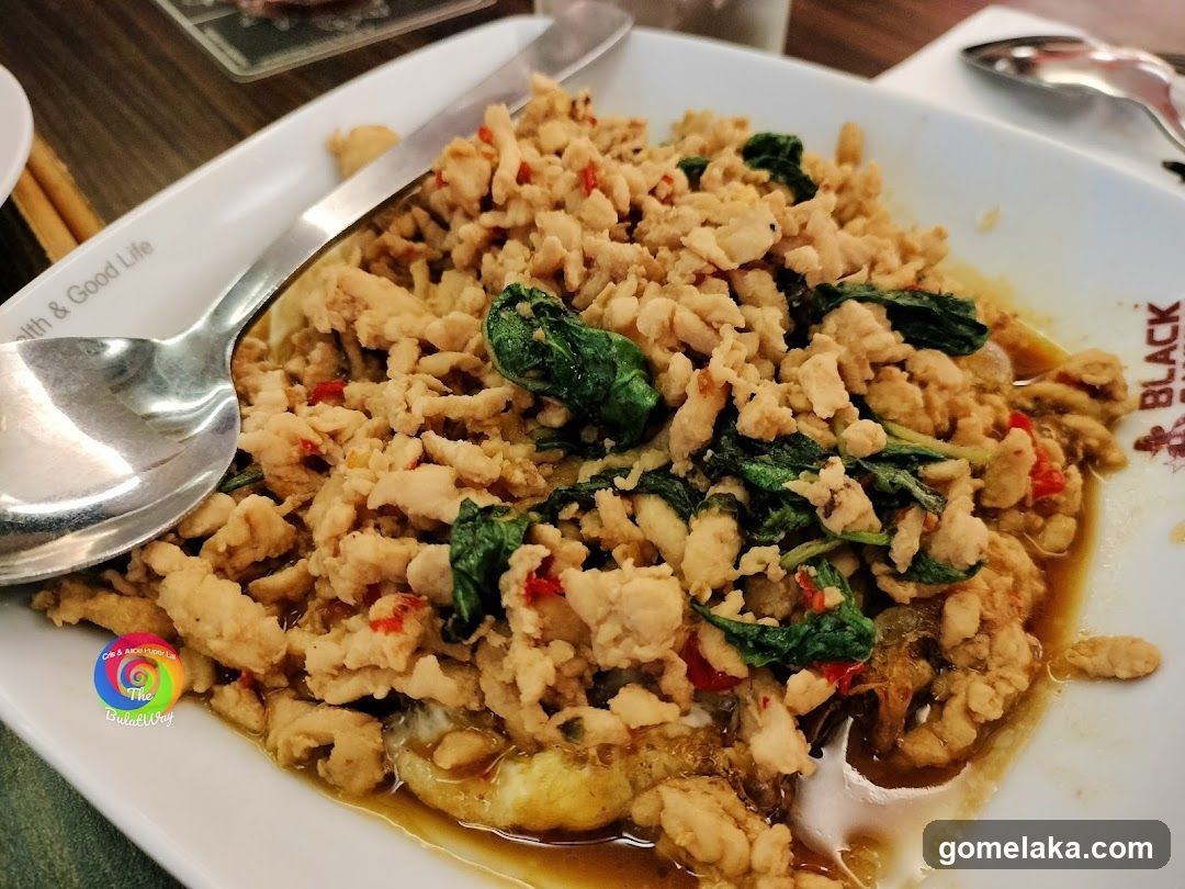 Close-up of Thai-style stir-fried chicken dish