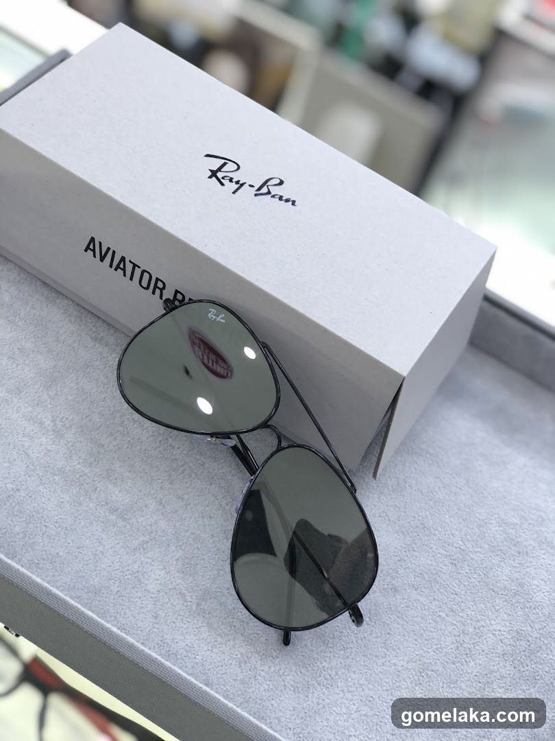 Ray-Ban Aviator Sunglasses and Box