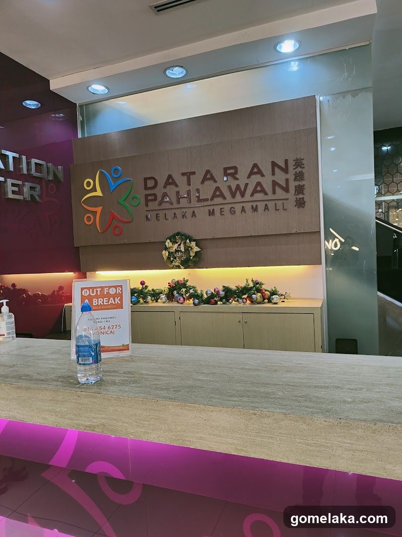 Dataran Pahlawan Kelaka Megamall Interior