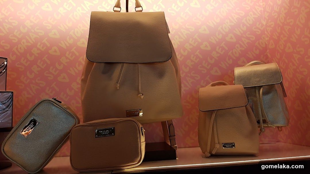 Victoria's Secret Bag Display