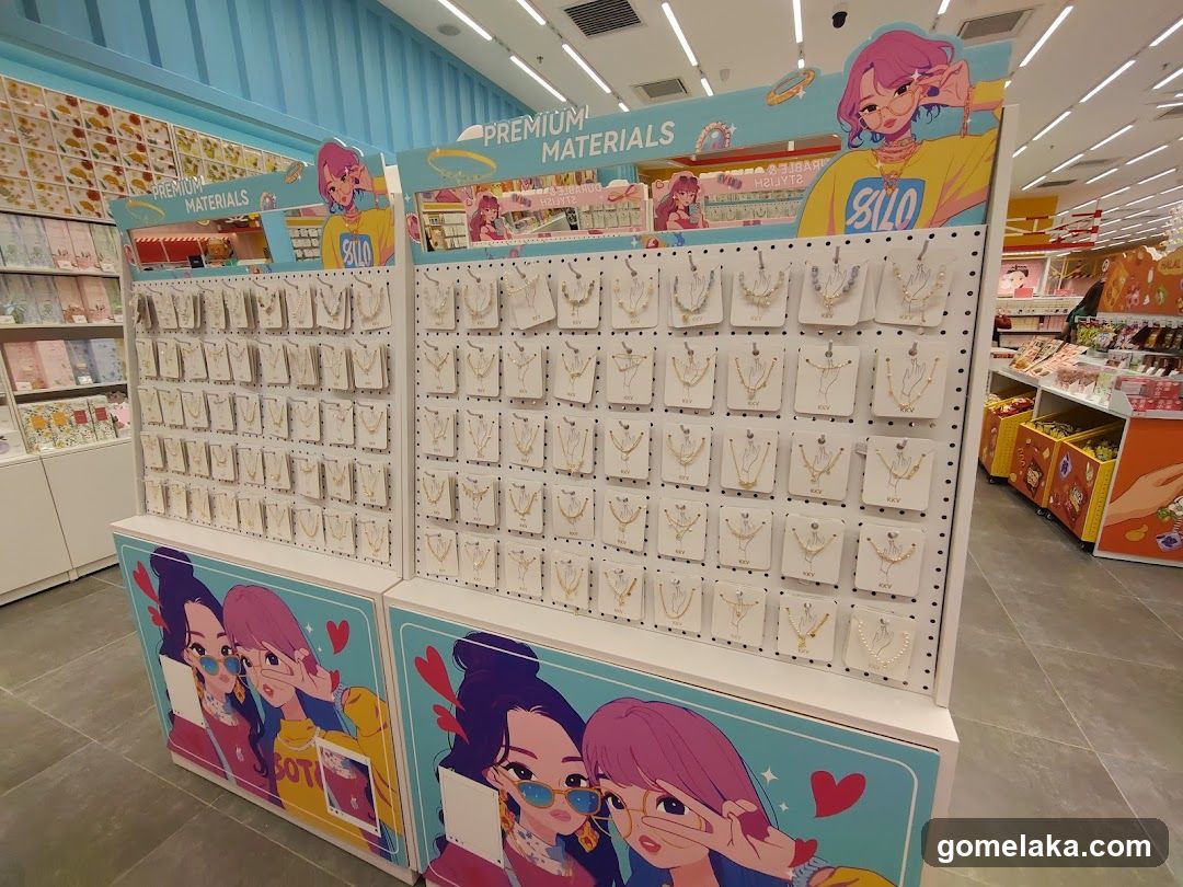 Premium Materials Jewelry Display