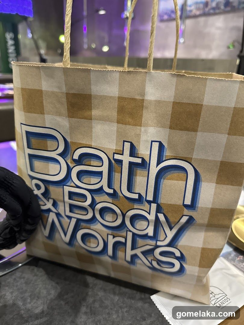 Bath & Body Works shopping bag