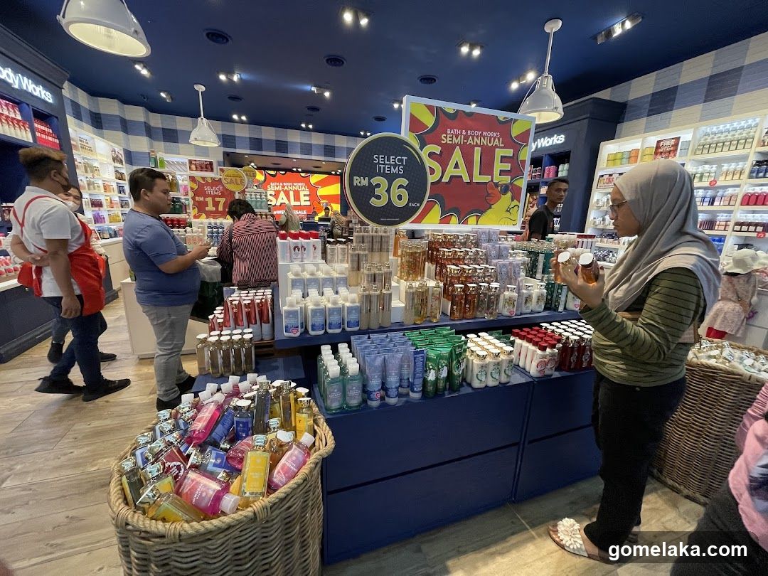 Bath & Body Works Store Interior