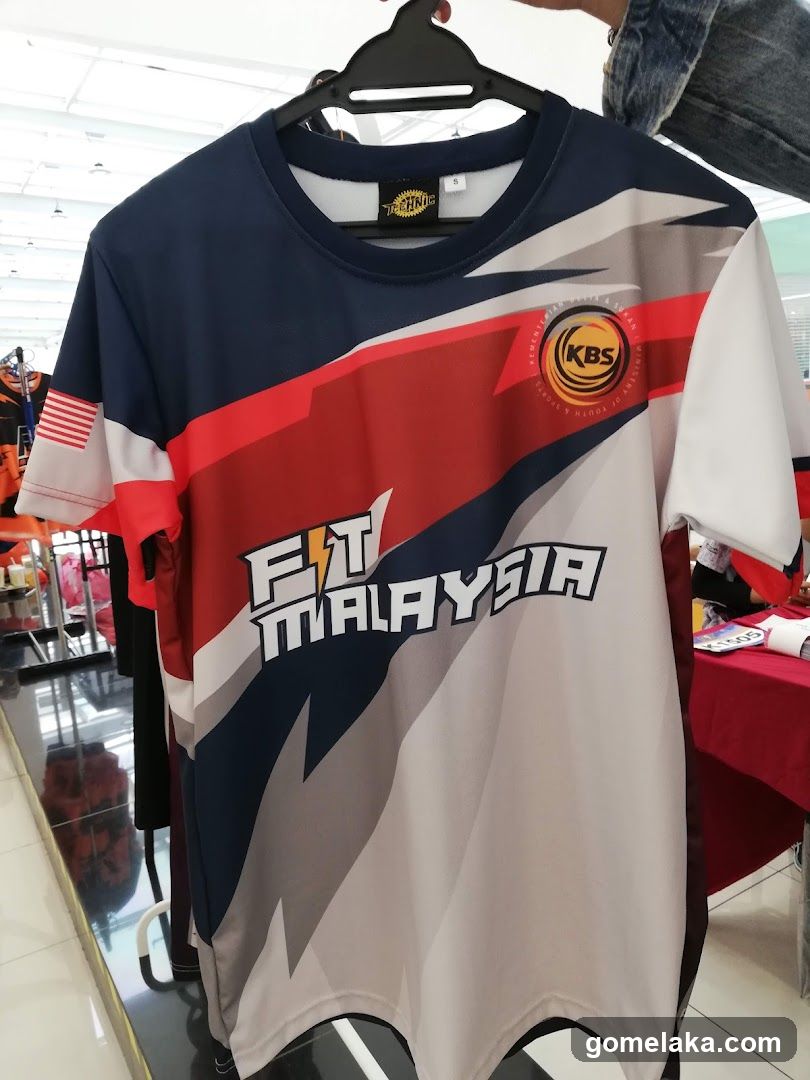 T-shirt display in store