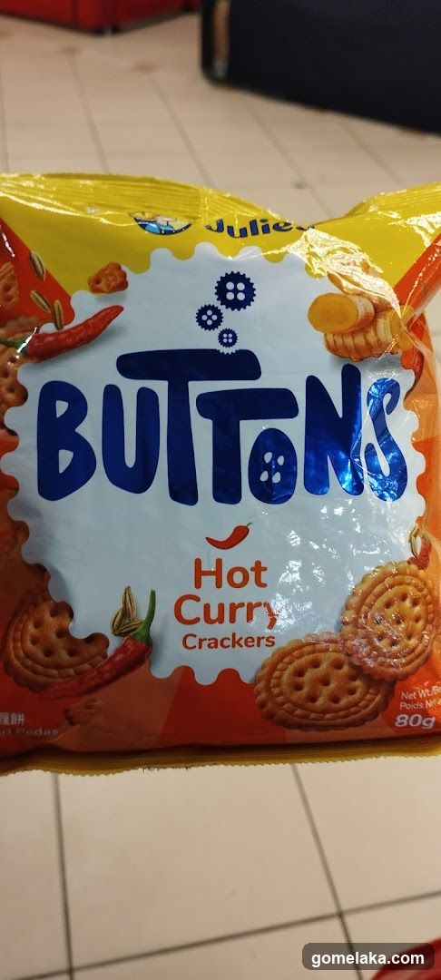 Buttons Hot Curry Crackers Package