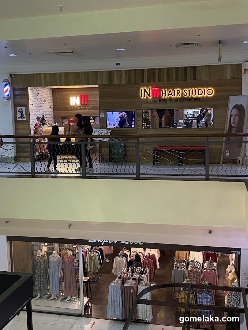 Hair Studio and Clothing Store in Mall