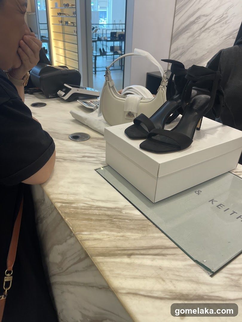 Interior retail counter