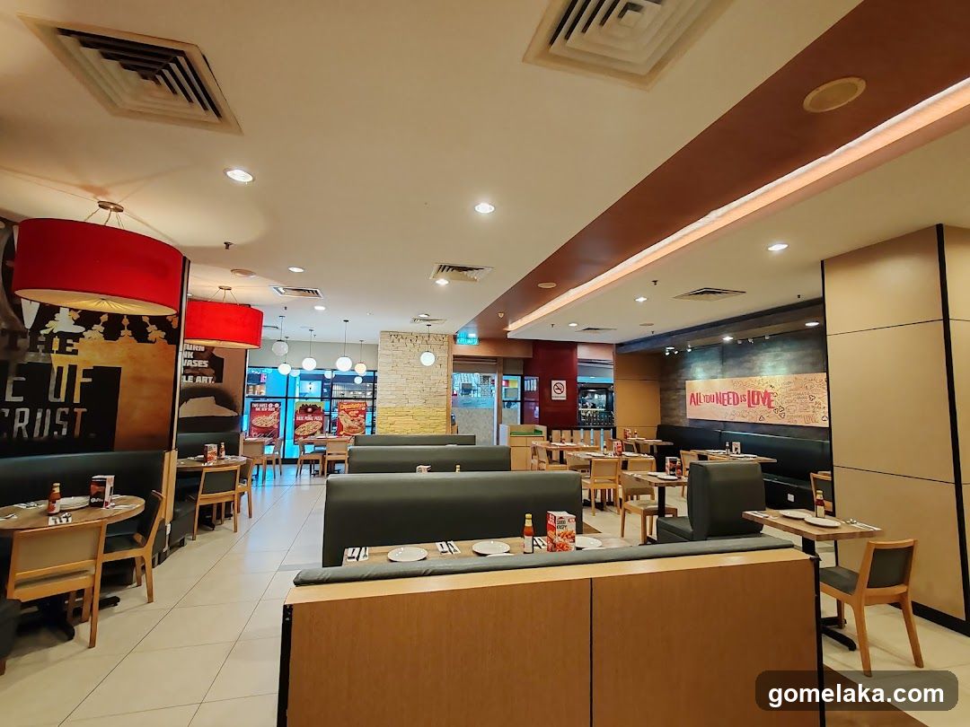 Pizza Hut Restaurant