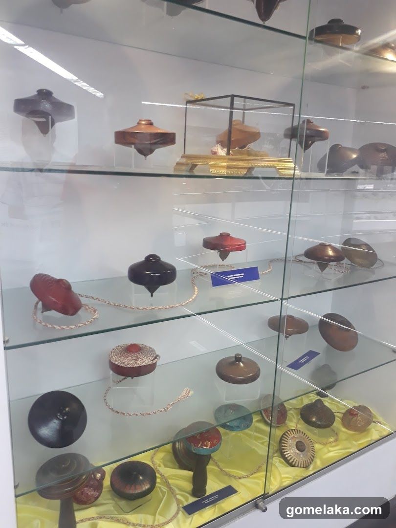 Display Case with Spinners