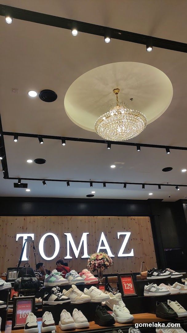 TOMAZ Store Interior